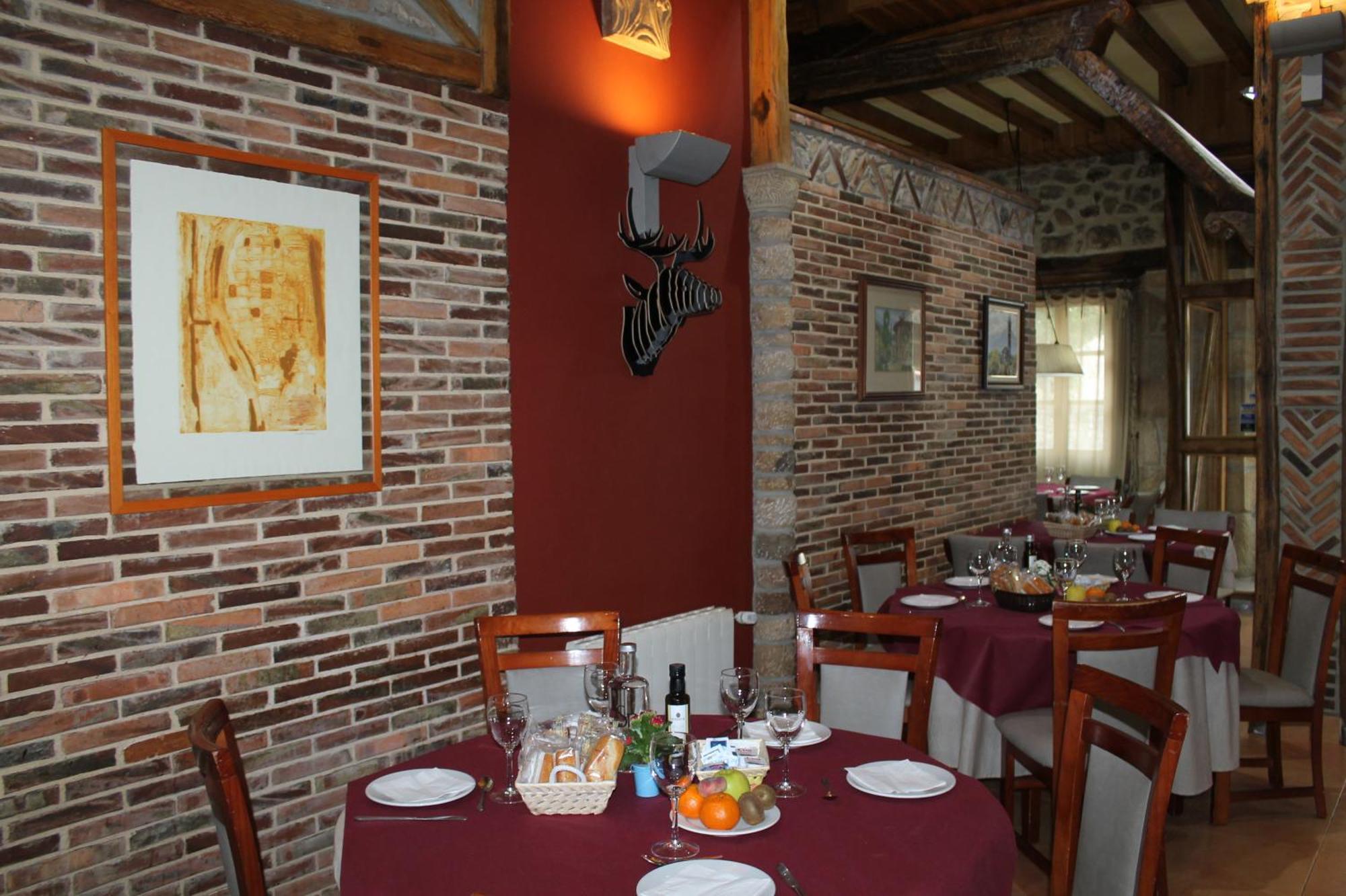 Hotel San Roque Reinosa Eksteriør bilde