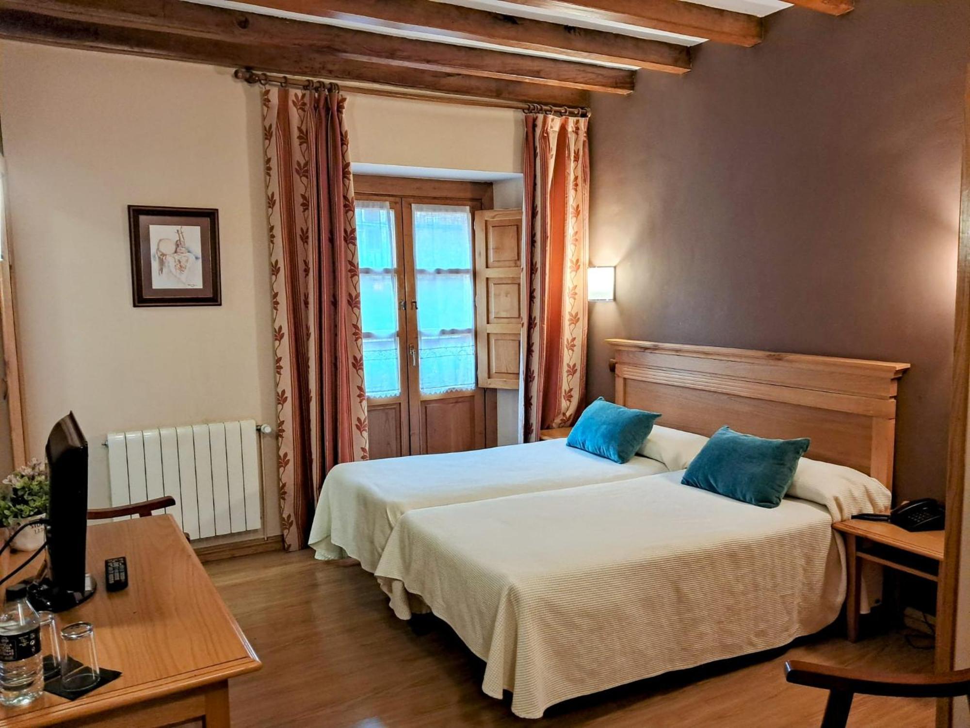 Hotel San Roque Reinosa Eksteriør bilde