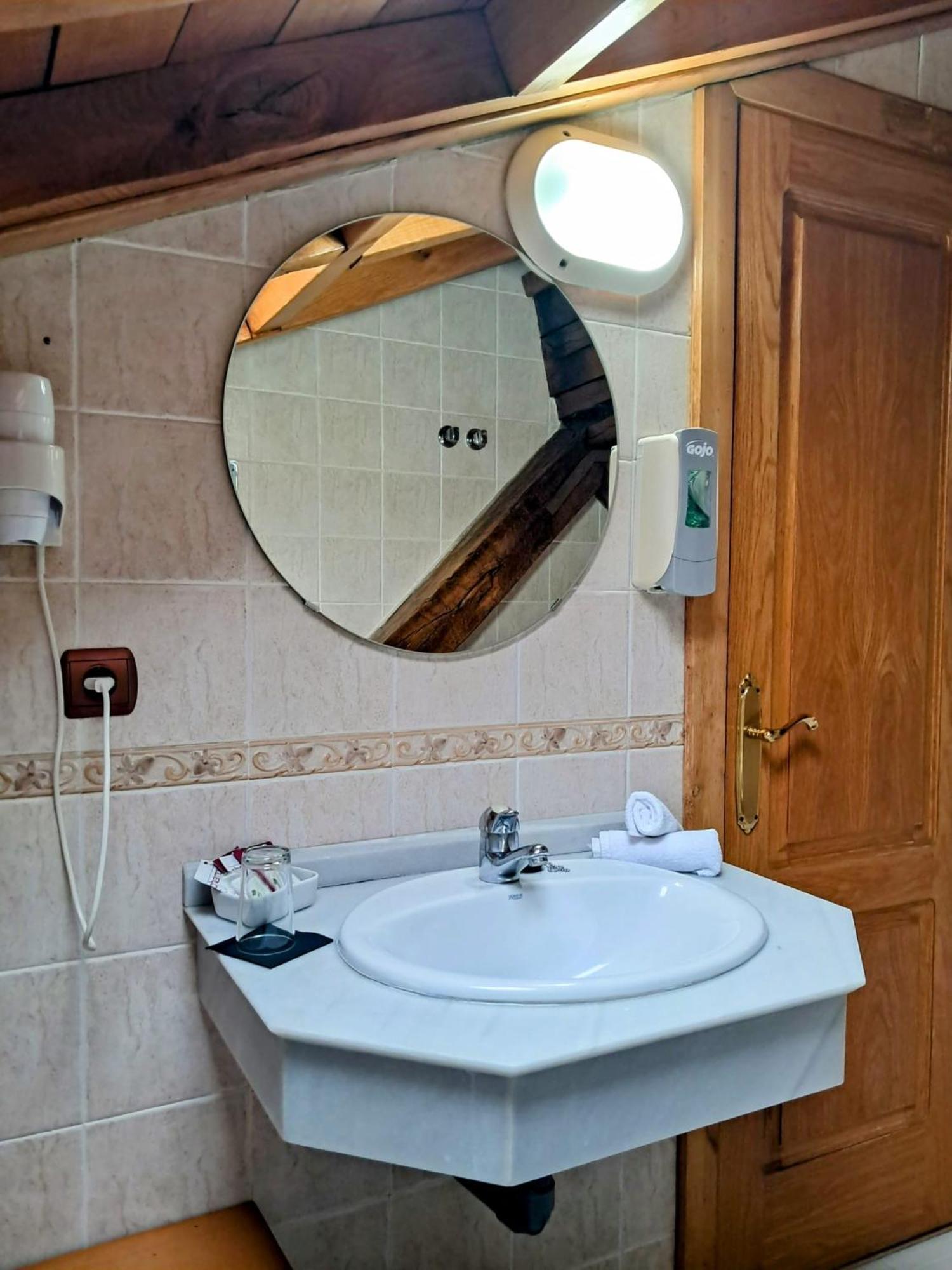 Hotel San Roque Reinosa Eksteriør bilde