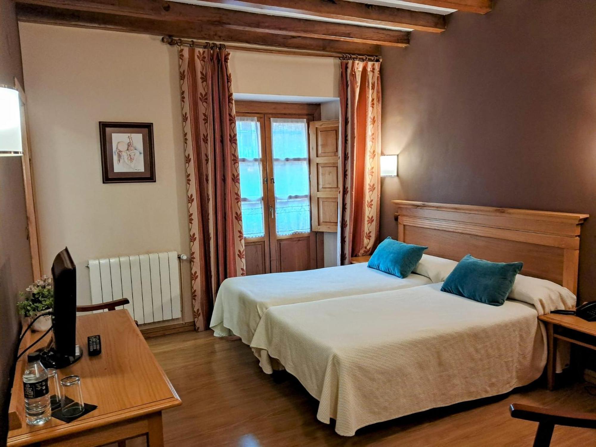 Hotel San Roque Reinosa Eksteriør bilde