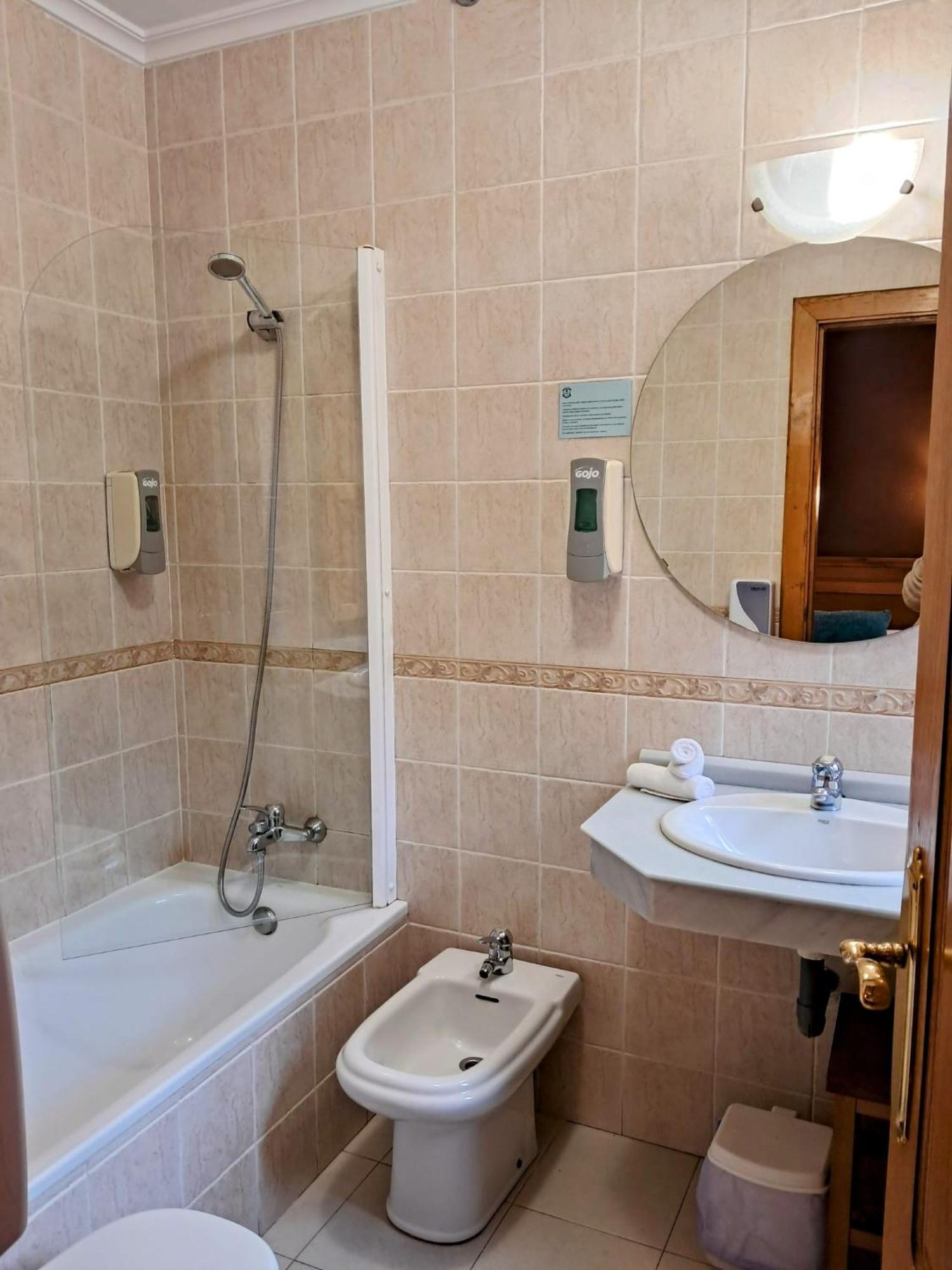 Hotel San Roque Reinosa Eksteriør bilde